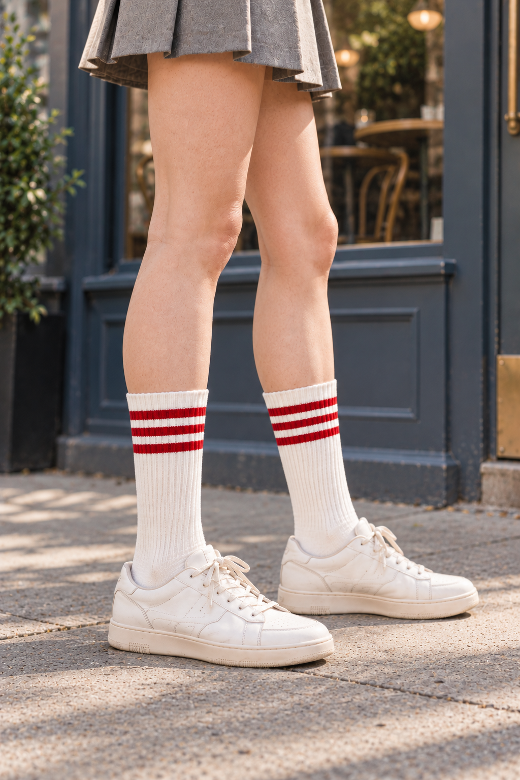 Women's Sporty Ribbed Crew Socks with Sole Cushioning White-Red