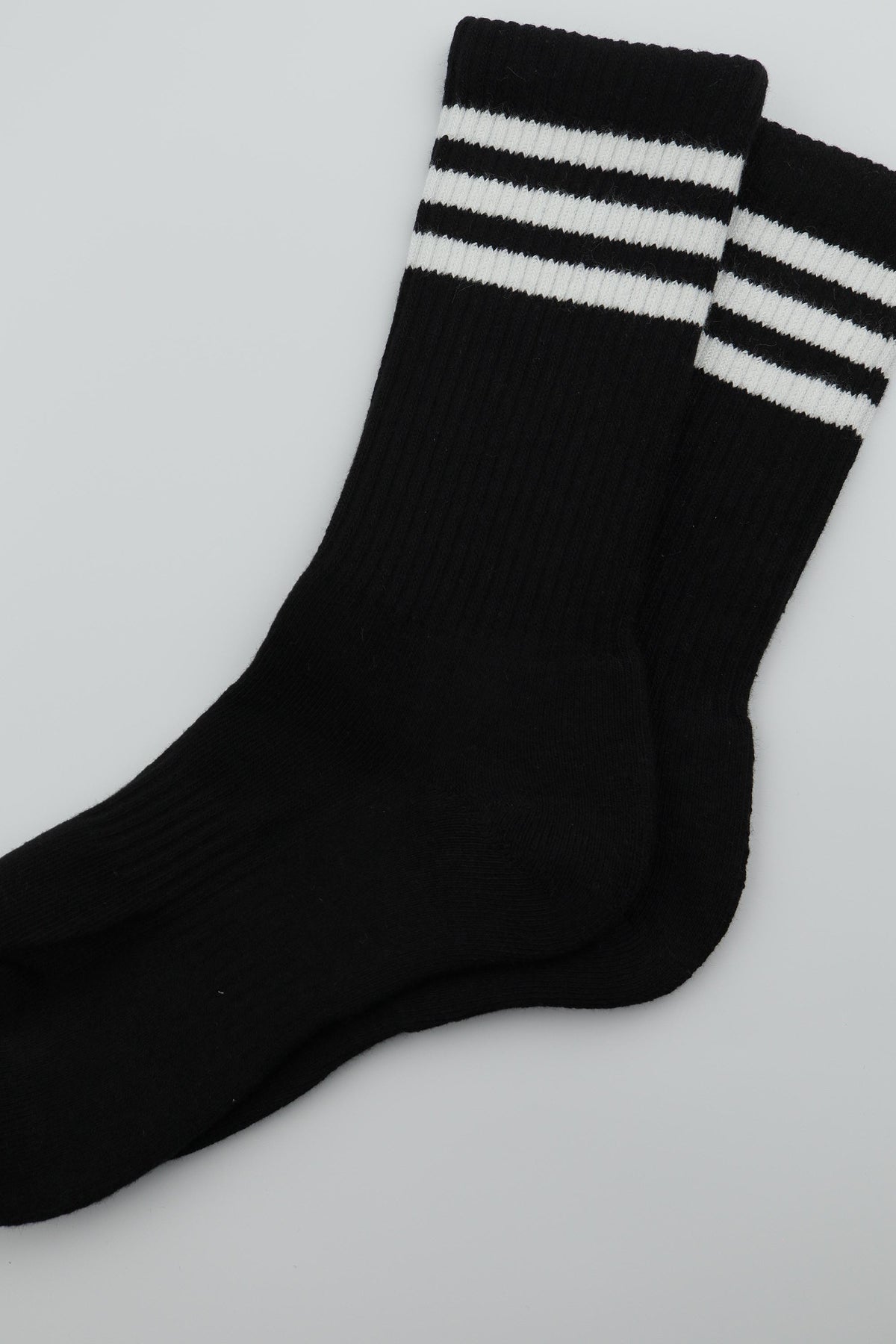 Women's Sporty Ribbed Crew Socks with Sole Cushioning Black