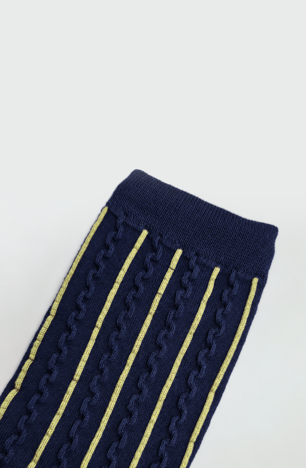 Women's Textured Cable Knit Everyday Socks Navy