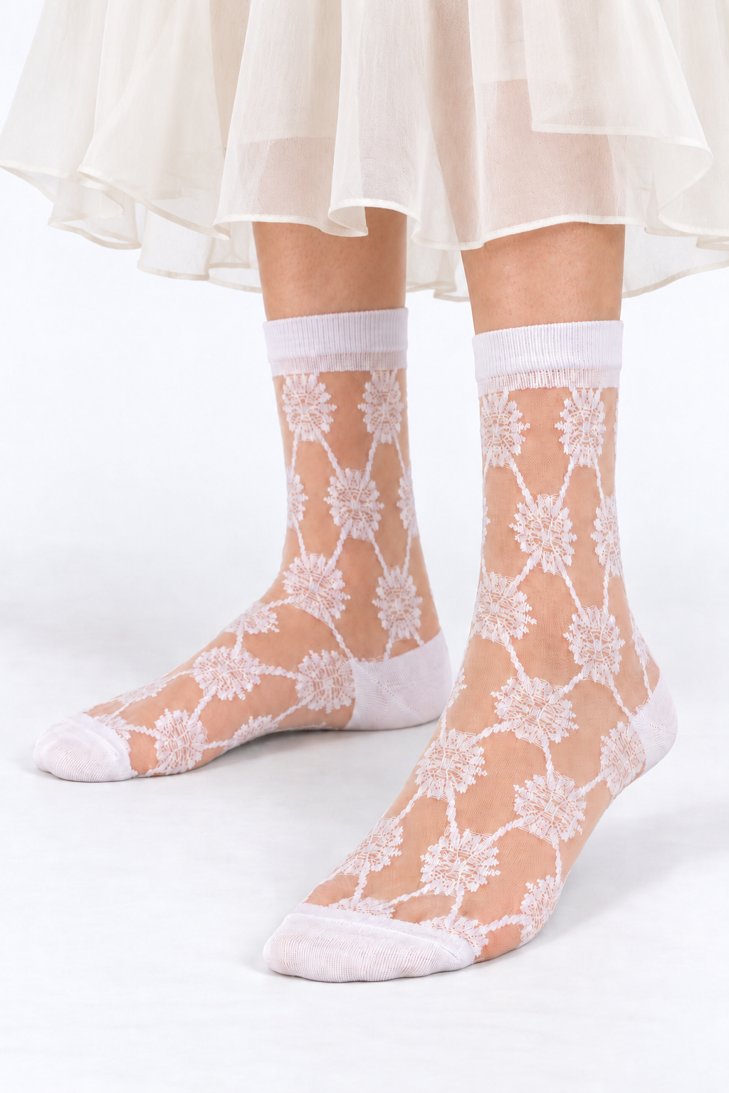 Women's Elegant Floral Sheer Crew Socks White